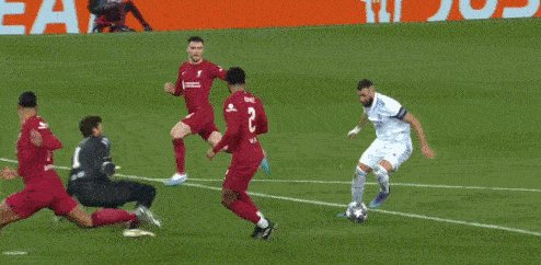 1677015395325062970.gif 九游体育官网-【欧冠】门将互相送礼,皇马两人双响,利物浦2-5皇马