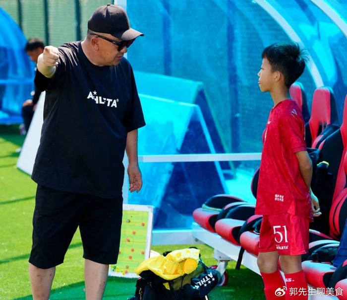 董路要进军成人足球！是瞎折腾，还是补中国足球最大窟窿？|级别|中国男足|青训|职业|球队_新浪体育_新浪新闻