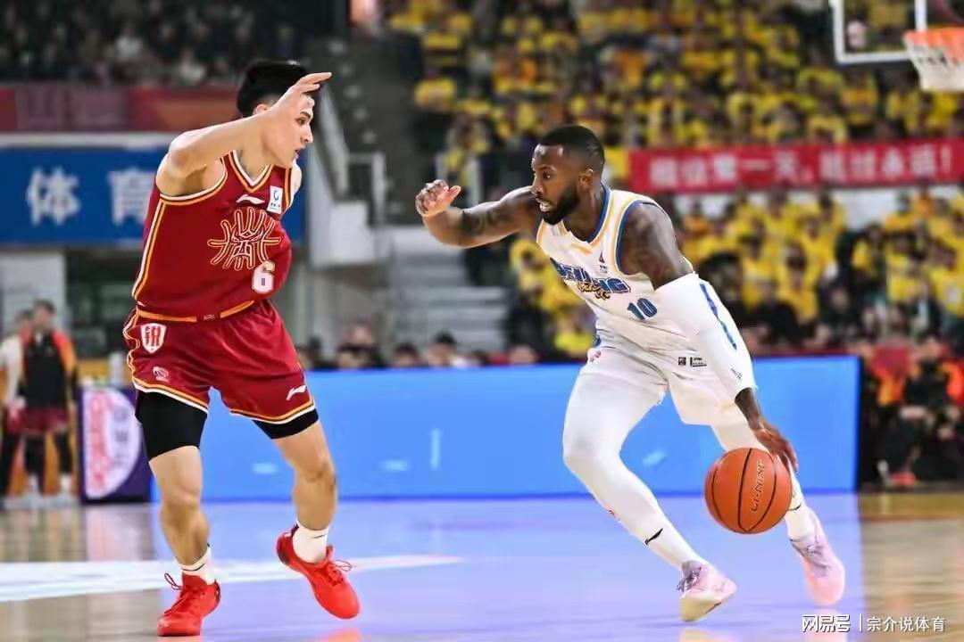 九游体育-过分了！顶级强队输球输人，主场球迷向球员吐口水，CBA要重罚