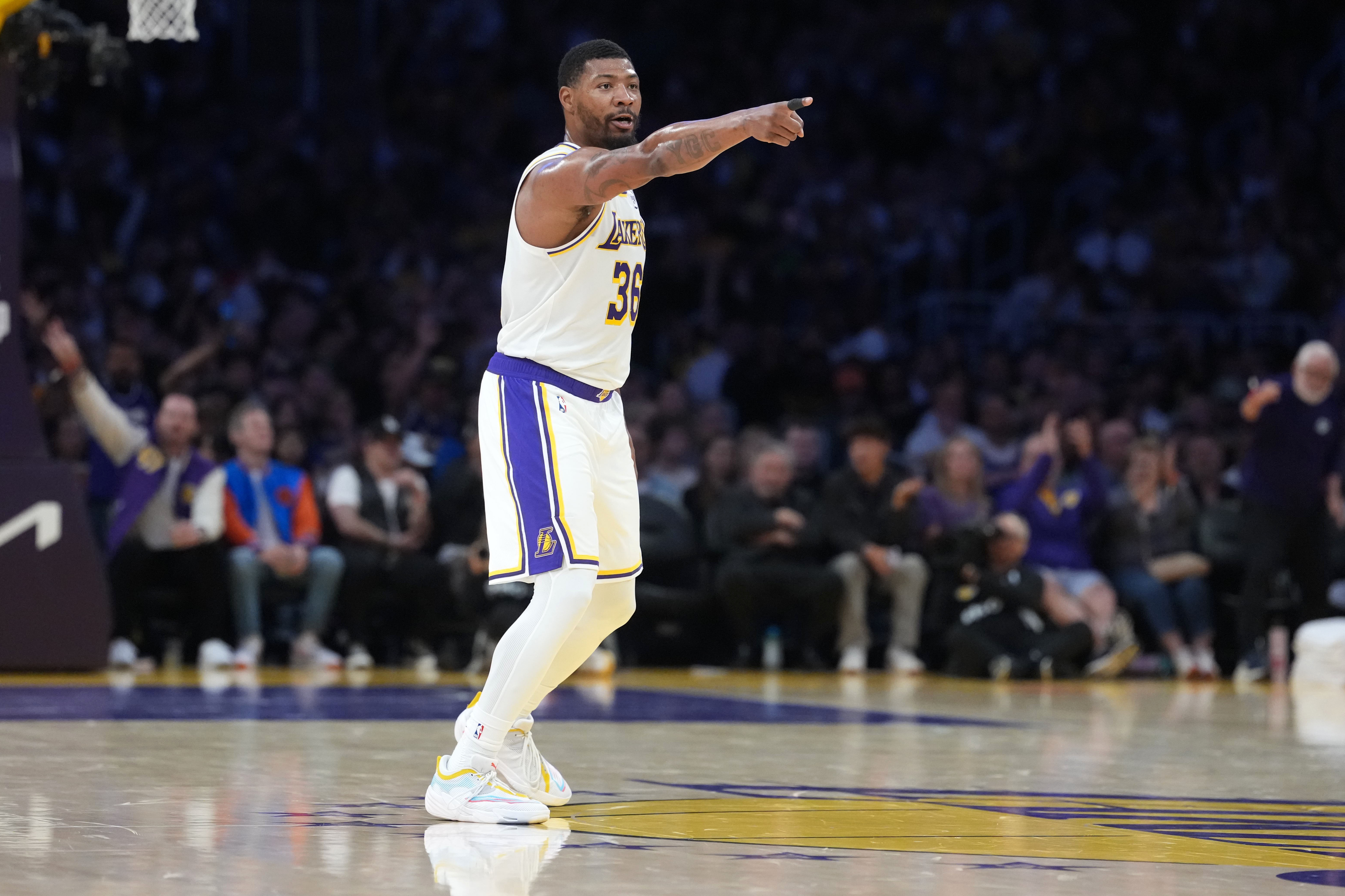 九游体育官方入口-你就说香不香！斯玛特赛季正负值湖人最高 三分不稳仍是防守灵魂